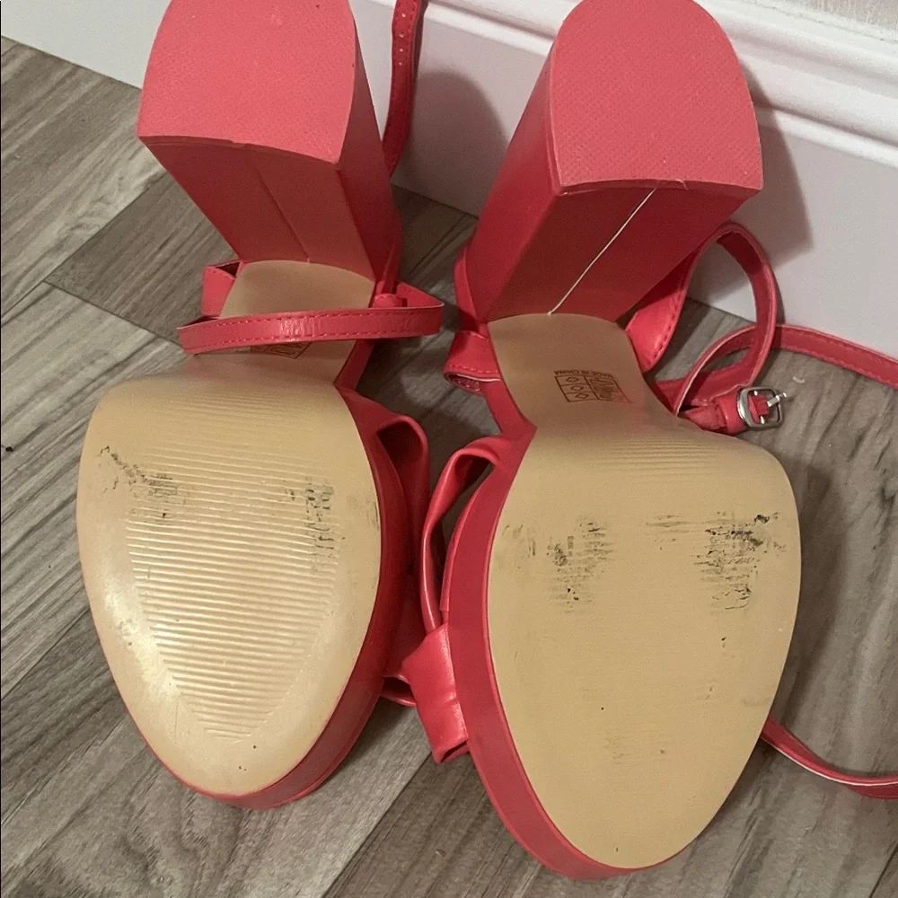 Elegant Pink Platform Heels - Picture 3 of 3